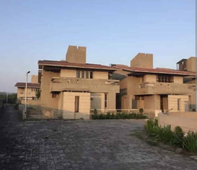 Exterior View, adajan 5 Bedroom 150 Sq.Yd. Independent House In Adajan Surat 10002715