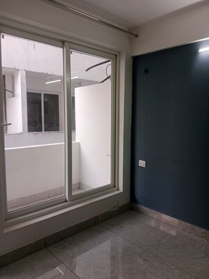 Room in 2 BHK Apartment at Sector 40 – for Rent