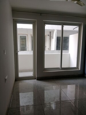 Room in 2 BHK Apartment at Sector 40 – for Rent