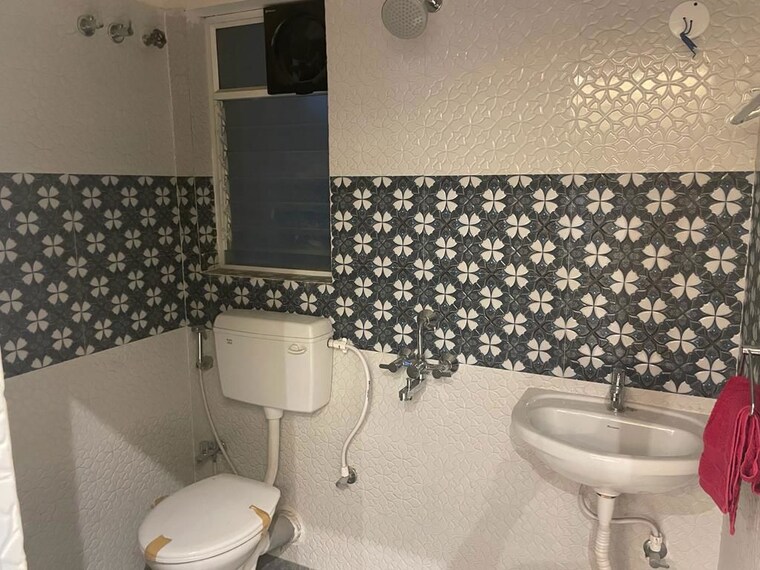 Bathroom, jain-dream-world-city 3 Bedroom 1010 Sq.Ft. Apartment In Pailan Kolkata 10002721
