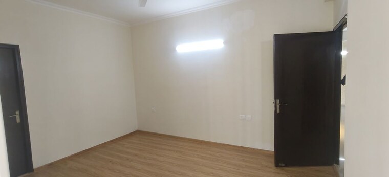 Room, amrapali-crystal-homes 3 Bedroom 1375 Sq.Ft. Apartment In Sector 76 Noida 10002735