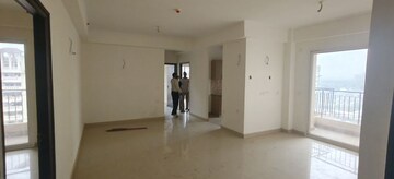 Room in 3 BHK Apartment at Amrapali Crystal Homes, Sector 76 – for Rent