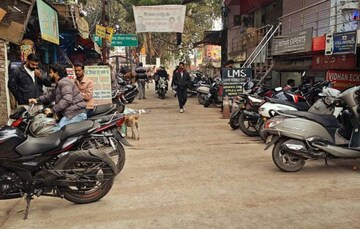Parking in  Shop at Naka Hindola – for Rent