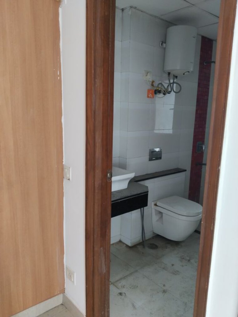 Bathroom, rwa-residential-society-sector-46 3 Bedroom 2200 Sq.Ft. Builder Floor In Sector 46 Gurgaon 10002794