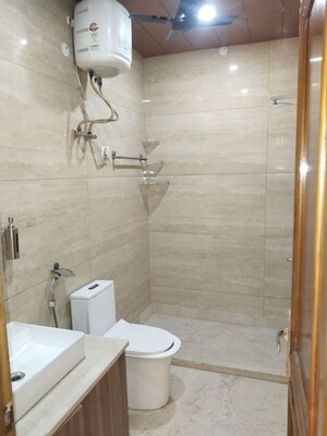 Bathroom in 6+ BHK Villa at RWA Residential Society Sector 46, Sector 46 – for Rent