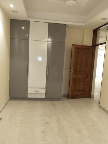 Room in 6+ BHK Villa at RWA Residential Society Sector 46, Sector 46 – for Rent