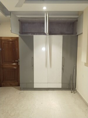 Building Lobby in 6+ BHK Villa at RWA Residential Society Sector 46, Sector 46 – for Rent