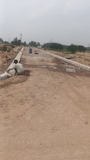  Industrial Plot For Sale in Sector 82