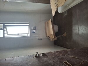 Parking in 3 BHK Apartment at Goghari Mansion CHS, Santacruz West – for Rent