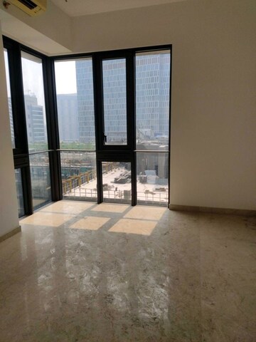 Room in 3 BHK Apartment at Lodha The Park, Worli – for Rent