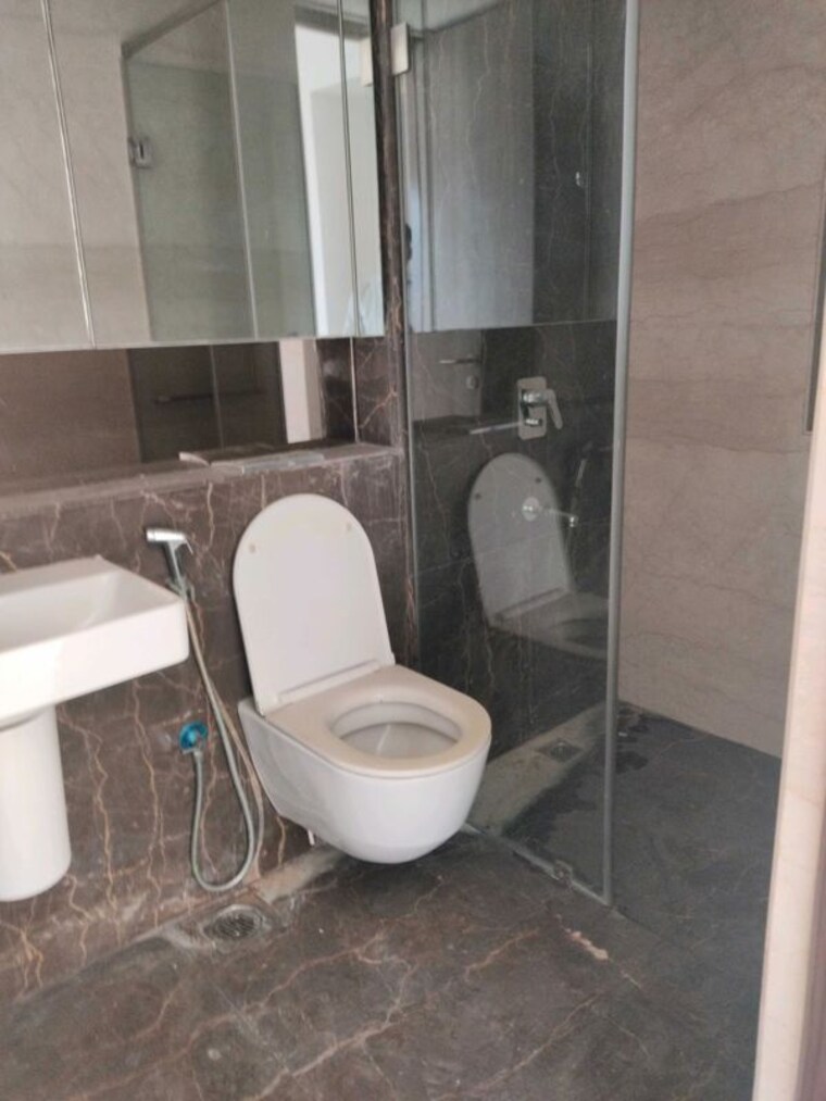 Bathroom, lodha-the-park 3 Bedroom 1415 Sq.Ft. Apartment In Worli Mumbai 10002817