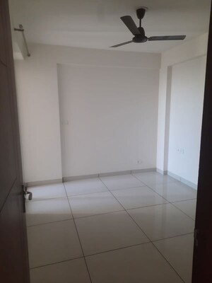 Room in 3 BHK Apartment at Allwin El Spazia, Sanauli – for Rent