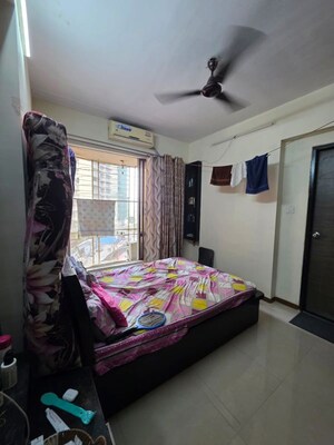 2 BHK Apartment For Rent in Dheeraj Pooja, Malad West