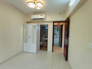 Room in 2 BHK Apartment at Dheeraj Pooja, Malad West – for Rent