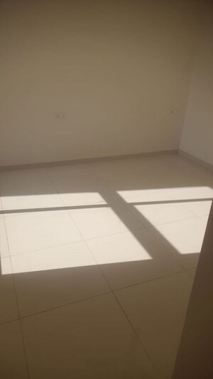 Furnished Amenities in 2 BHK Apartment at Sheth Zuri, Laxmi Nagar – for Rent