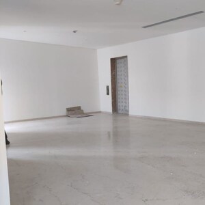 Room in 4 BHK Apartment at Rustomjee Crown, Prabhadevi – for Rent