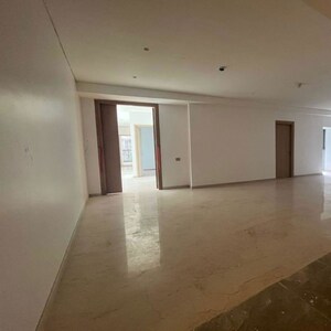 Room in 4 BHK Apartment at Rustomjee Crown, Prabhadevi – for Rent