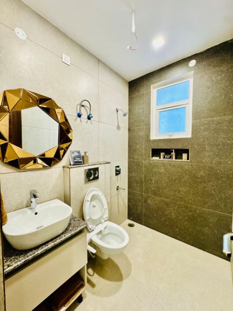 Bathroom, vip road 3 Bedroom 1350 Sq.Ft. Apartment In Vip Road Zirakpur 10002987