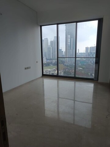 Room in 4 BHK Apartment at Rustomjee Crown, Prabhadevi – for Rent