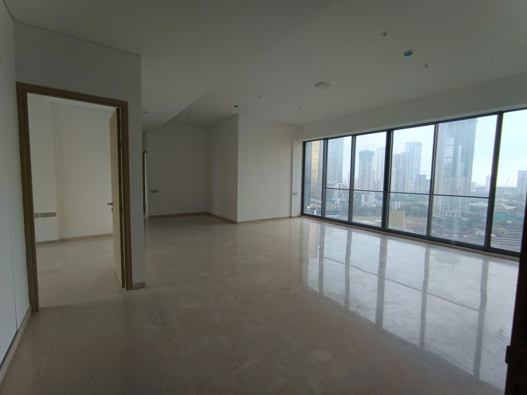 4 BHK + Pooja Room Apartment For Rent in Rustomjee Crown