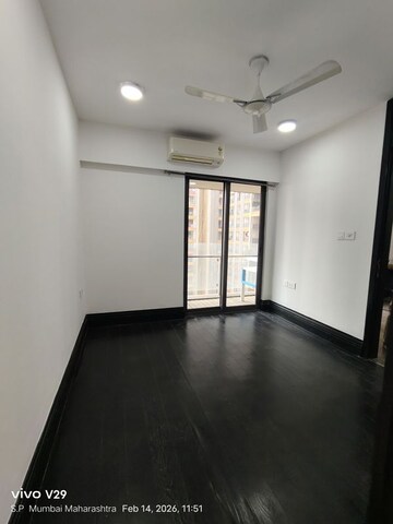 Room in 1 BHK Apartment at Lodha Estrella, Wadala – for Rent