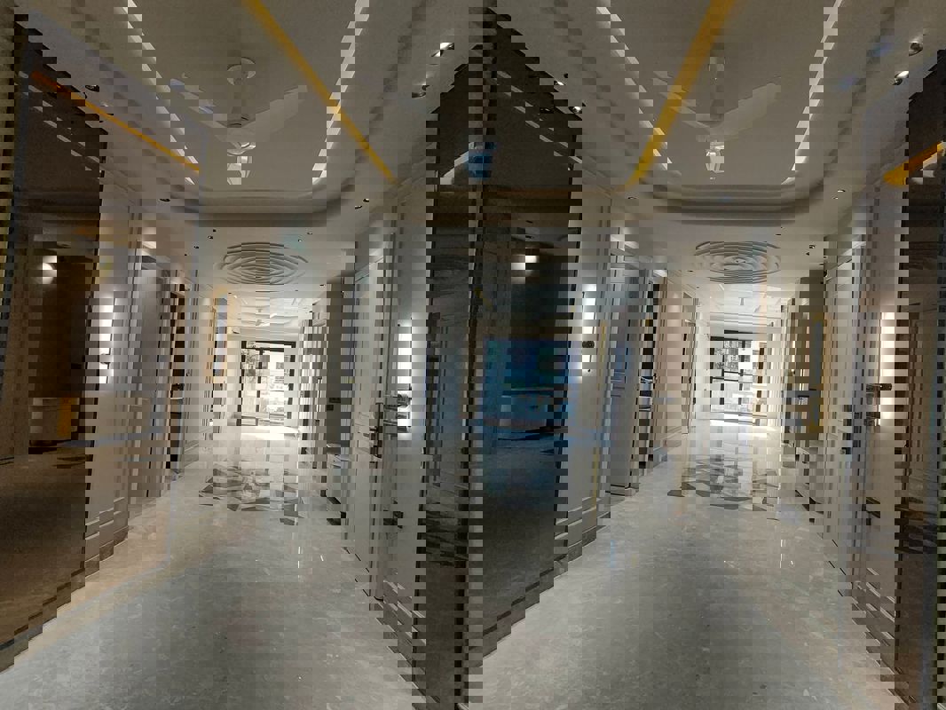 5 BHK + Servant Room 500 Sq.Yd. Apartment in Emaar Emerald Floors