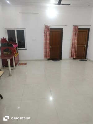 Room in 3 BHK Builder Floor at Gomti Nagar – for Rent