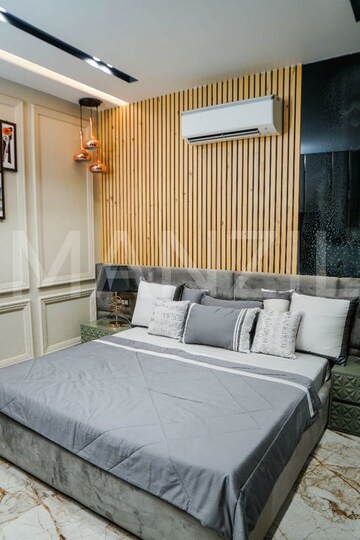 Bedroom in 5 BHK Apartment at Patiala Road – for Sale