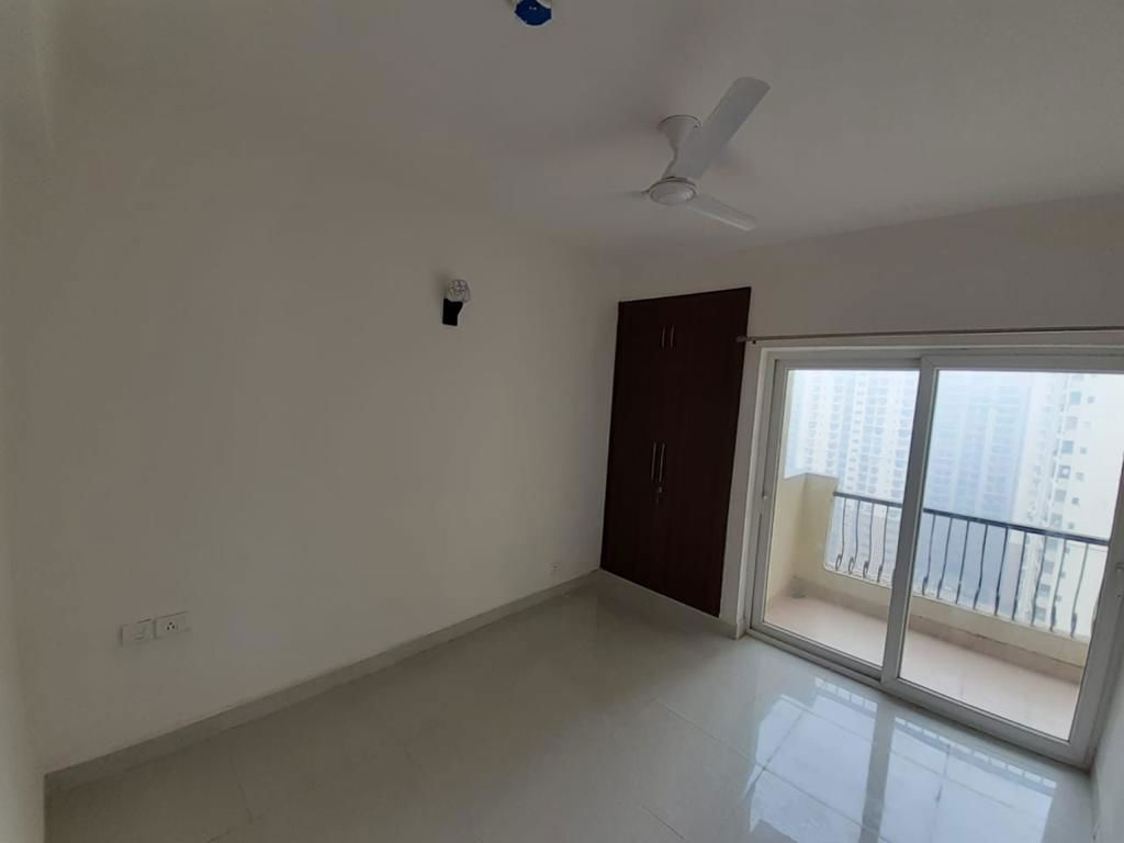 3 BHK + Study Room Apartment For Rent in Gaur Sportswood