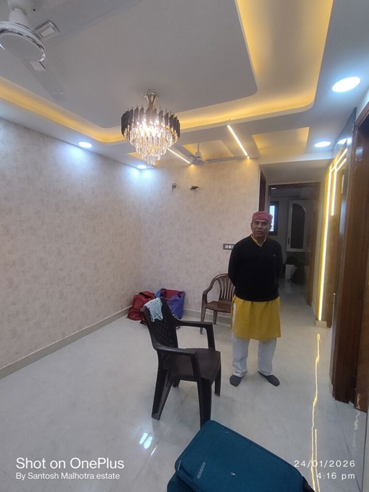 Living Room, dwarka mor 3 Bedroom 95 Sq.Yd. Builder Floor In Dwarka Mor Delhi 9963043