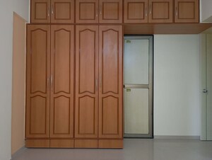 Bedroom in 2 BHK Apartment at Chembur – for Rent