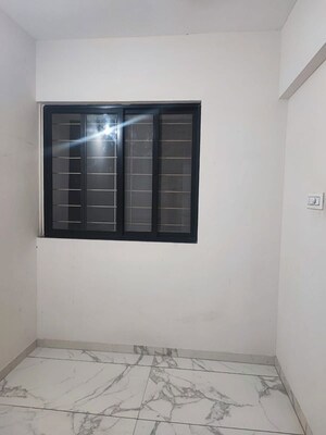 Room in 2 BHK Apartment at Concord Pushpak, Lohgaon – for Rent
