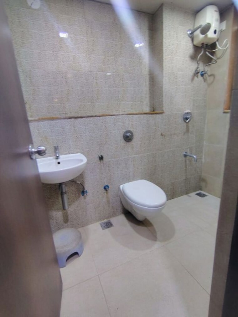 Bathroom, lodha-palava-city 1.5 Bedroom 637 Sq.Ft. Apartment In Dombivli East Thane 10003125