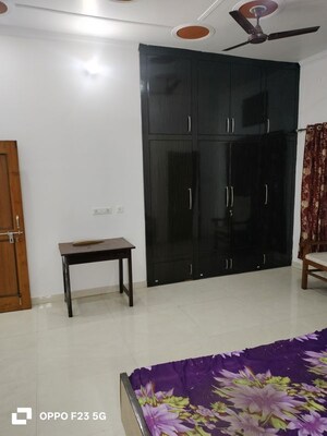 Room in 3 BHK Builder Floor at Gomti Nagar – for Rent