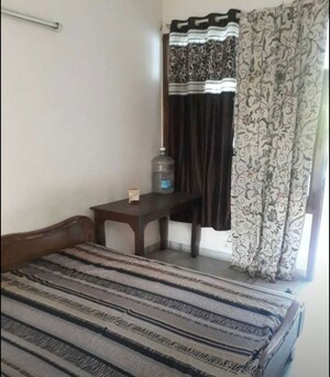 Bedroom in 1 BHK Builder Floor at Sector 38 – for Rent
