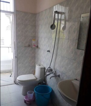 Bathroom in 1 BHK Builder Floor at Sector 38 – for Rent
