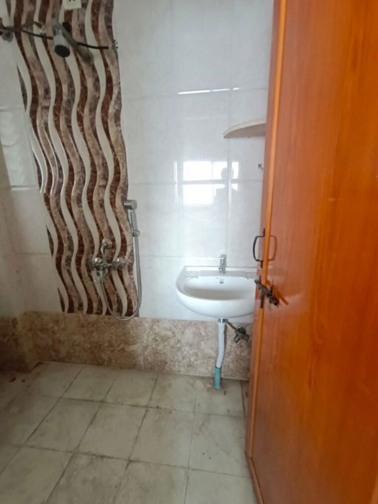 Bathroom, akurdi 2 Bedroom 780 Sq.Ft. Apartment In Akurdi Pune 10003147