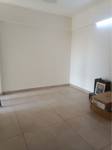 Room in 3 BHK Apartment at Mahaveer Ranches, Hosa Road – for Rent