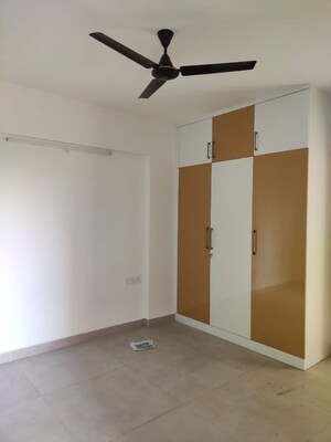 Room in 3 BHK Apartment at Mahaveer Ranches, Hosa Road – for Rent