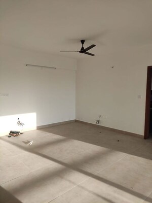 Room in 3 BHK Apartment at Mahaveer Ranches, Hosa Road – for Rent