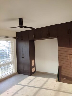 Room in 3 BHK Apartment at Mahaveer Ranches, Hosa Road – for Rent