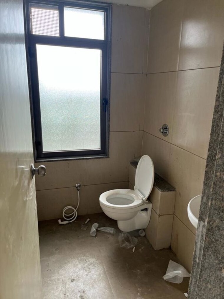 Bathroom, thaltej Commercial Office Space 680 Sq.Ft. In Thaltej Ahmedabad 10003179