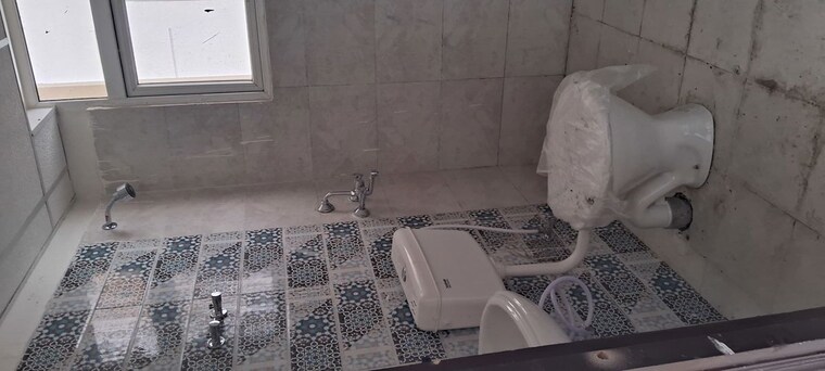 Bathroom, signature-global-proxima-phase-2 2 Bedroom 685 Sq.Ft. Apartment In Sector 89 Gurgaon 10003203