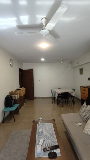 Master Bedroom in 2.5 BHK Apartment at Kabra Centroid, Santacruz East – for Rent