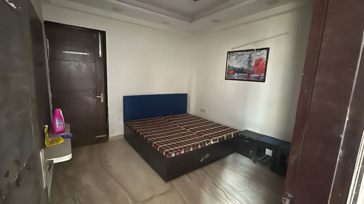1 RkBuilder Floor For Rent in Saket