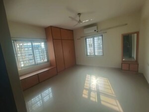 Room in 3 BHK Apartment at Aditya DSR Lake Side, Gachibowli – for Rent