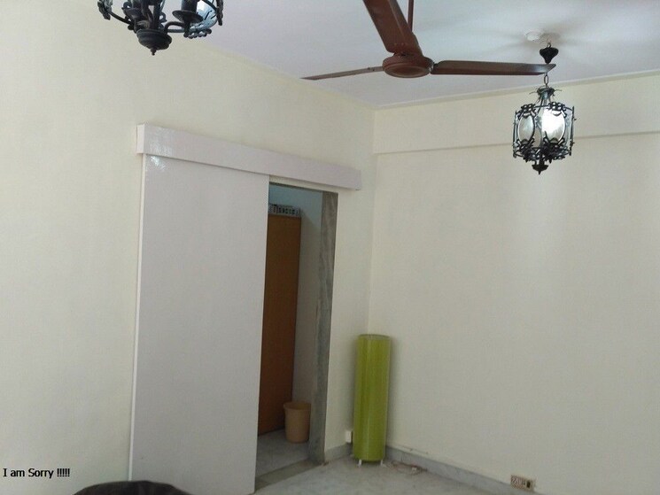 Room, bandra west 1 Bedroom 500 Sq.Ft. Apartment In Bandra West Mumbai 10003311