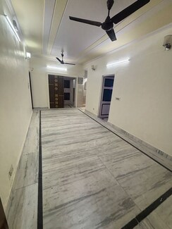 2.5 BHK + Pooja Room Builder Floor For Rent in Vikas Puri