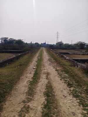  Plot – Garden View at Jankipuram Extension - for Sale