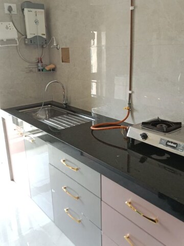 Master Bedroom in 2 BHK Apartment at Sheth Vasant Oasis, Andheri East – for Rent